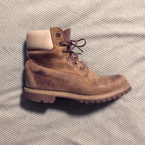 White Trim Classic Timbs